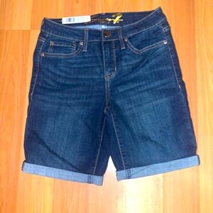 Seven 7 Shorts Sunset Bermuda Denim Jeans w Whiskers Women's Size 4 NWT